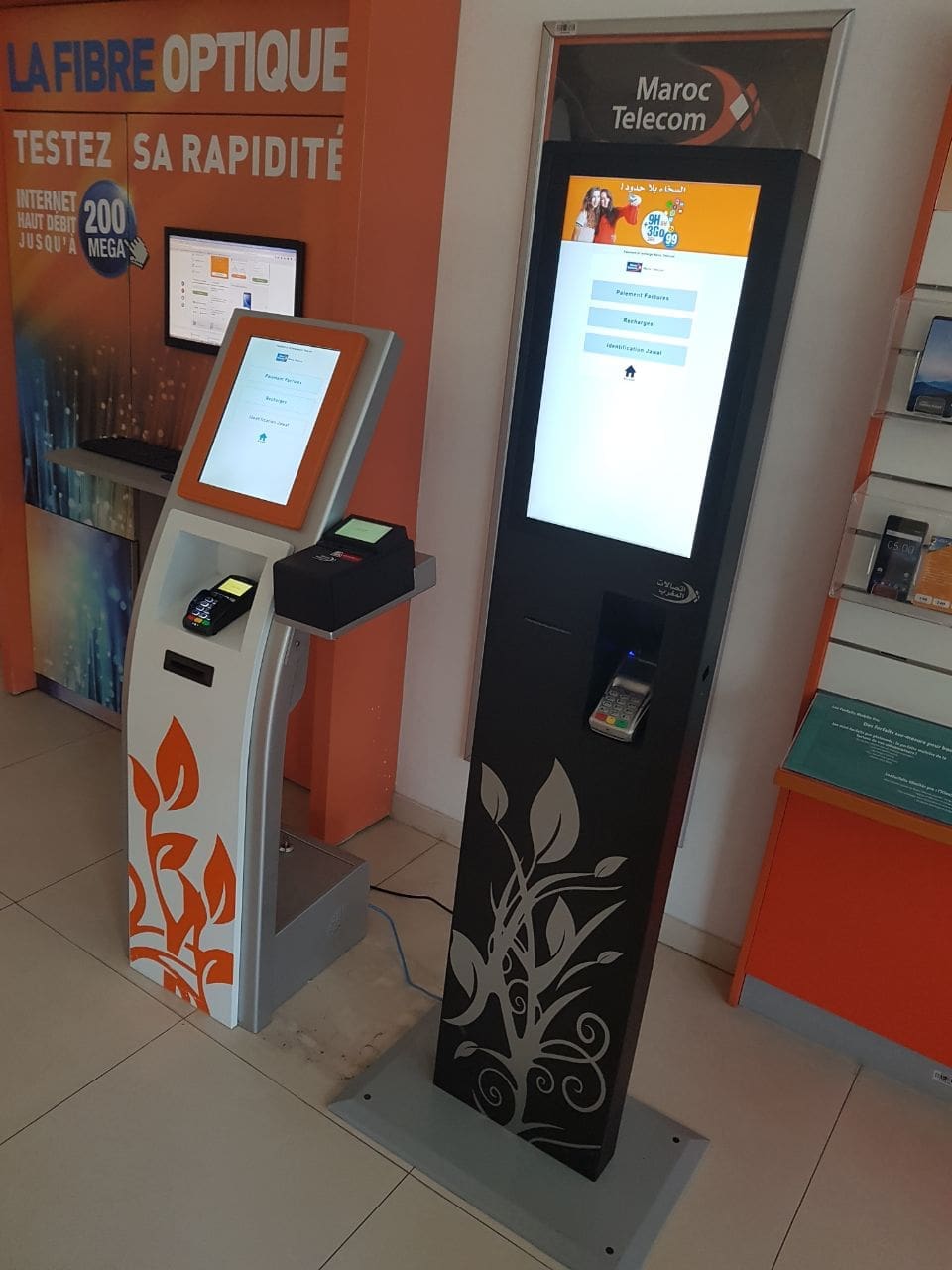 faytech-custom-banking-kiosk-solution faytech-custom-banking-kiosk-solution